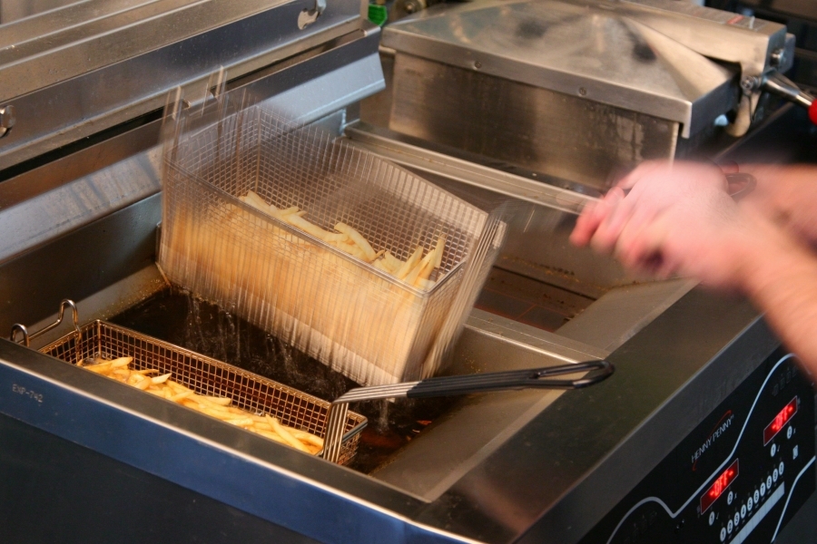 EE-frying-in-motion1